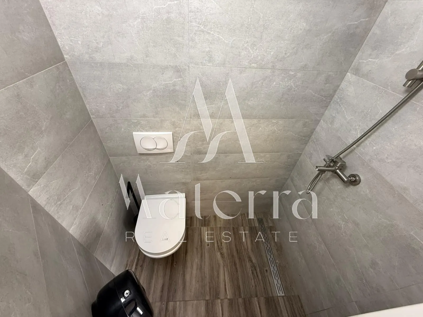 tisno - jednosoban stan, prvi red do mora, p = 49 m2 - slika 13