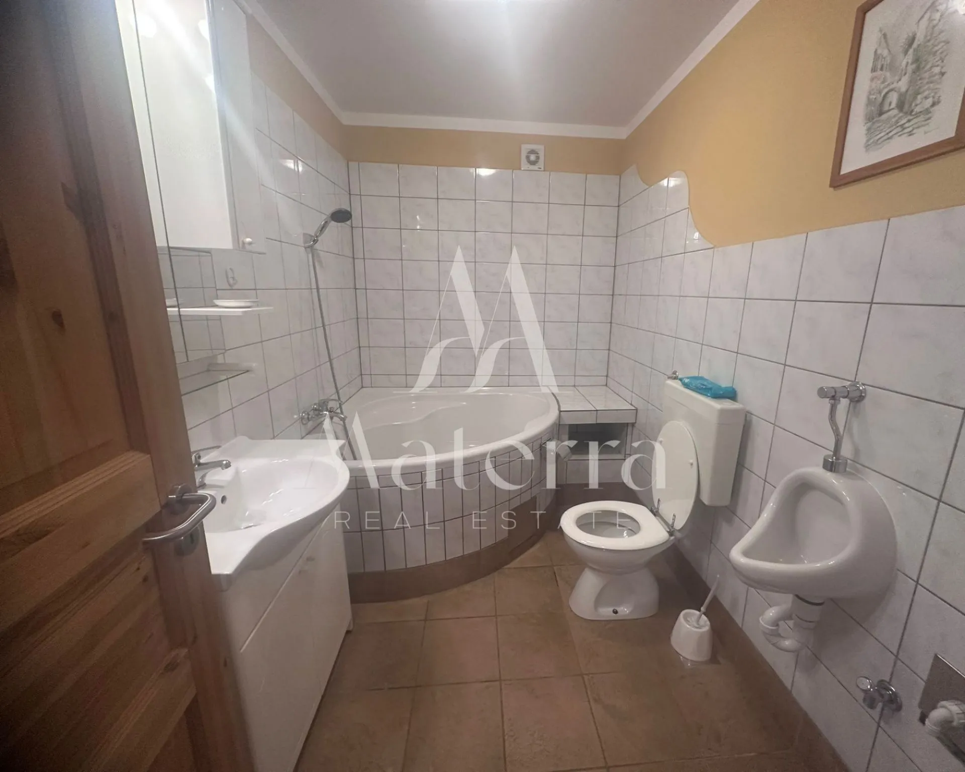 prekrasna vila sa 6 apartmana nadomak mora - slika 19