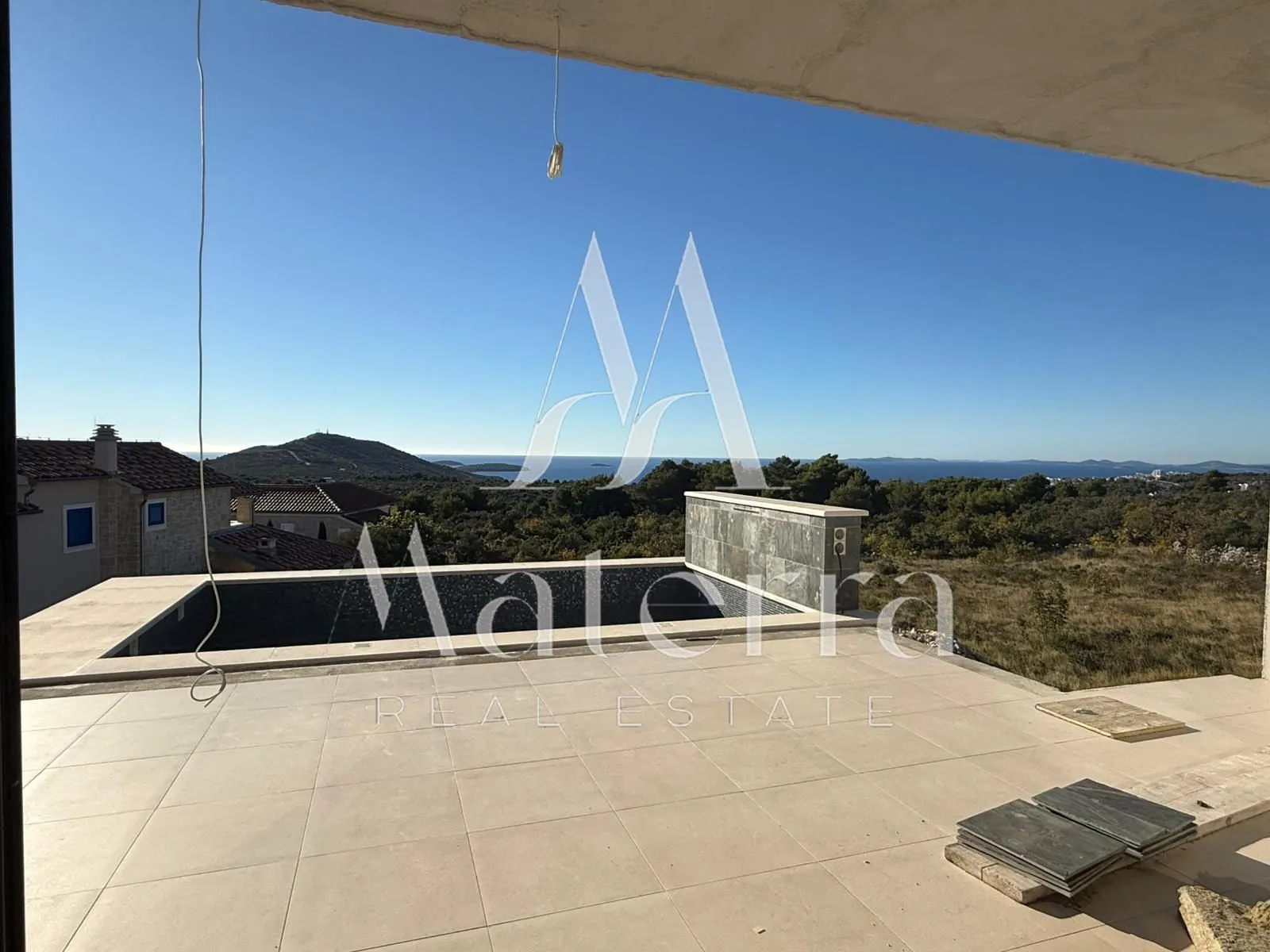 prilika!, vila sa bazenom i pogledom na primošten p = 243,21 m2 - slika 6