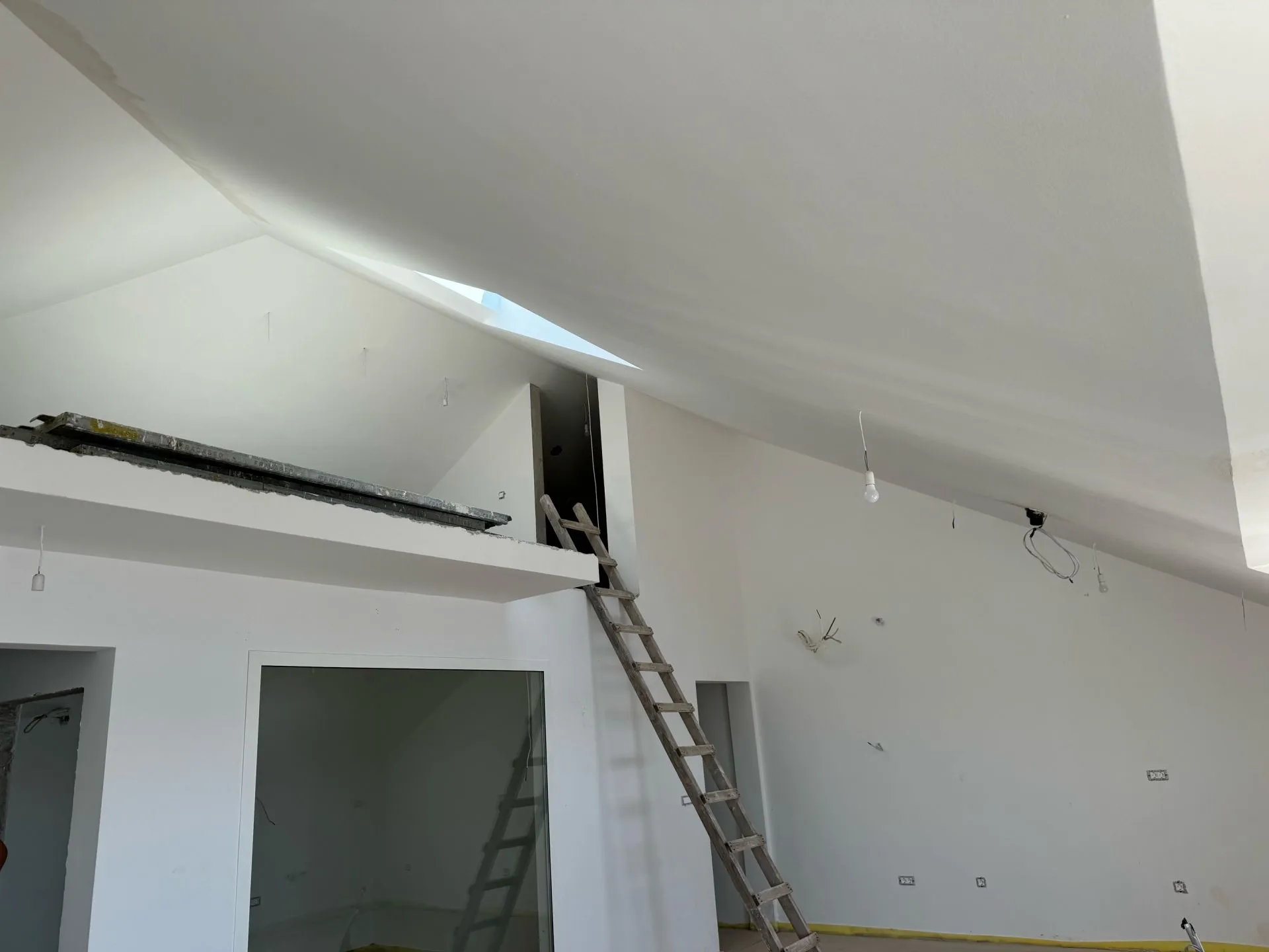 lux stan sa galerijom i pogledom na stari grad i more - slika 11