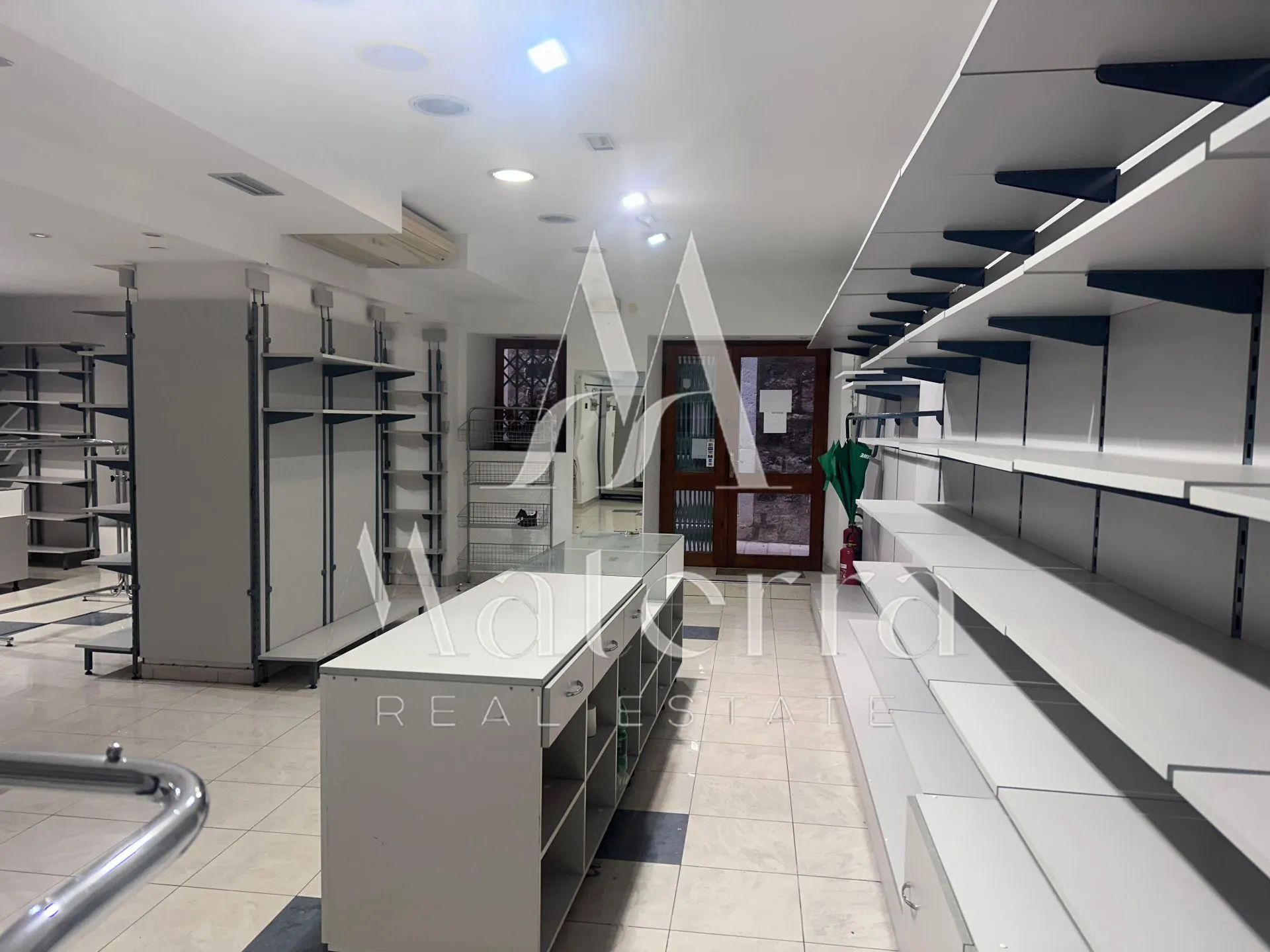 Centar - Šibenik, Poslovni Prostor P=78.14 M2