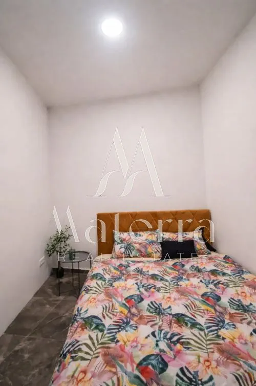 šibenik- renovirana kuća p=62 m² - slika 26