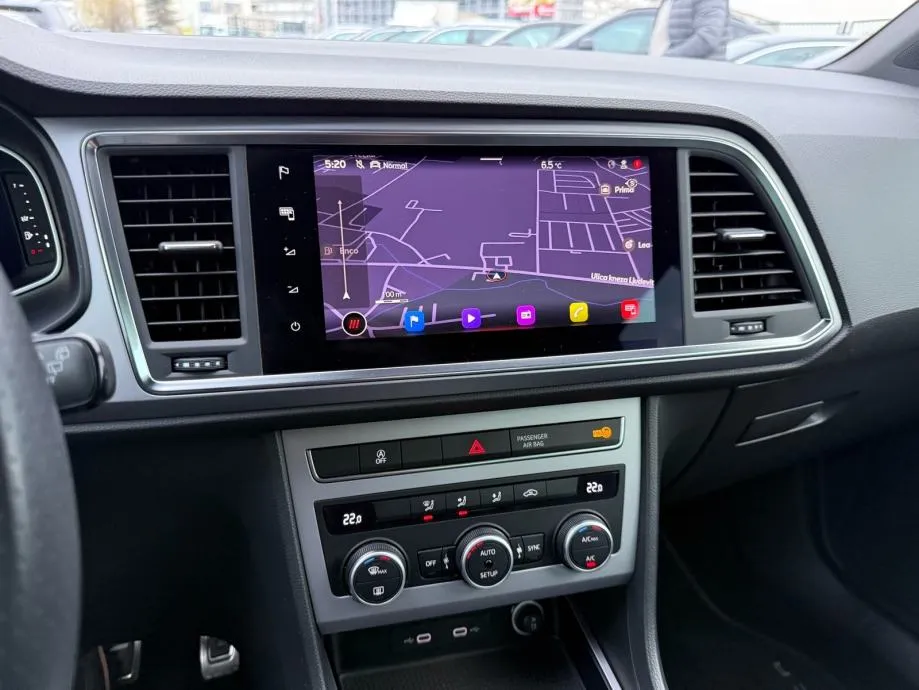 seat ateca 2,0 tdi dsg fr 4x4 °virtual°velika navi°alcantara°leasing° - slika 13