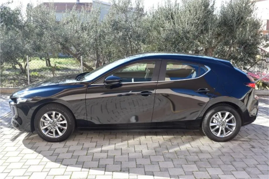 mazda 3 2.0 e-skyactiv g prime-line -kamera,dab,head-up display - slika 4