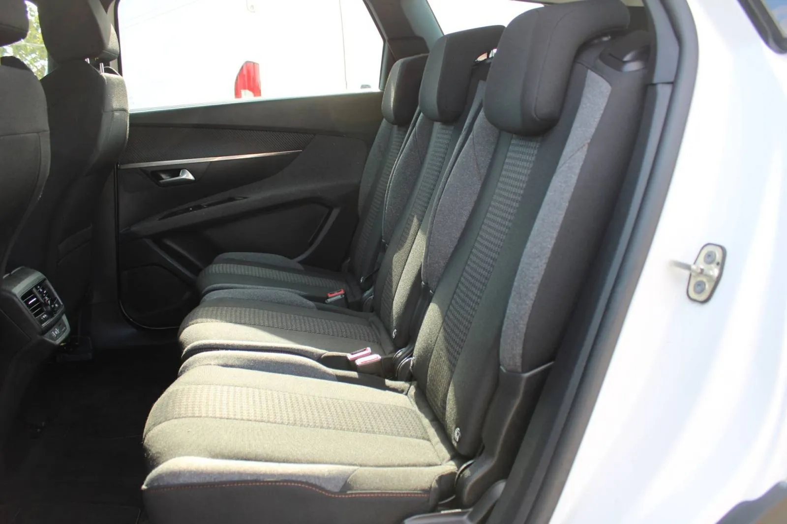 peugeot 5008 1.2 puretech automatik 7 sjedala *led, navigacija, kamera - slika 10