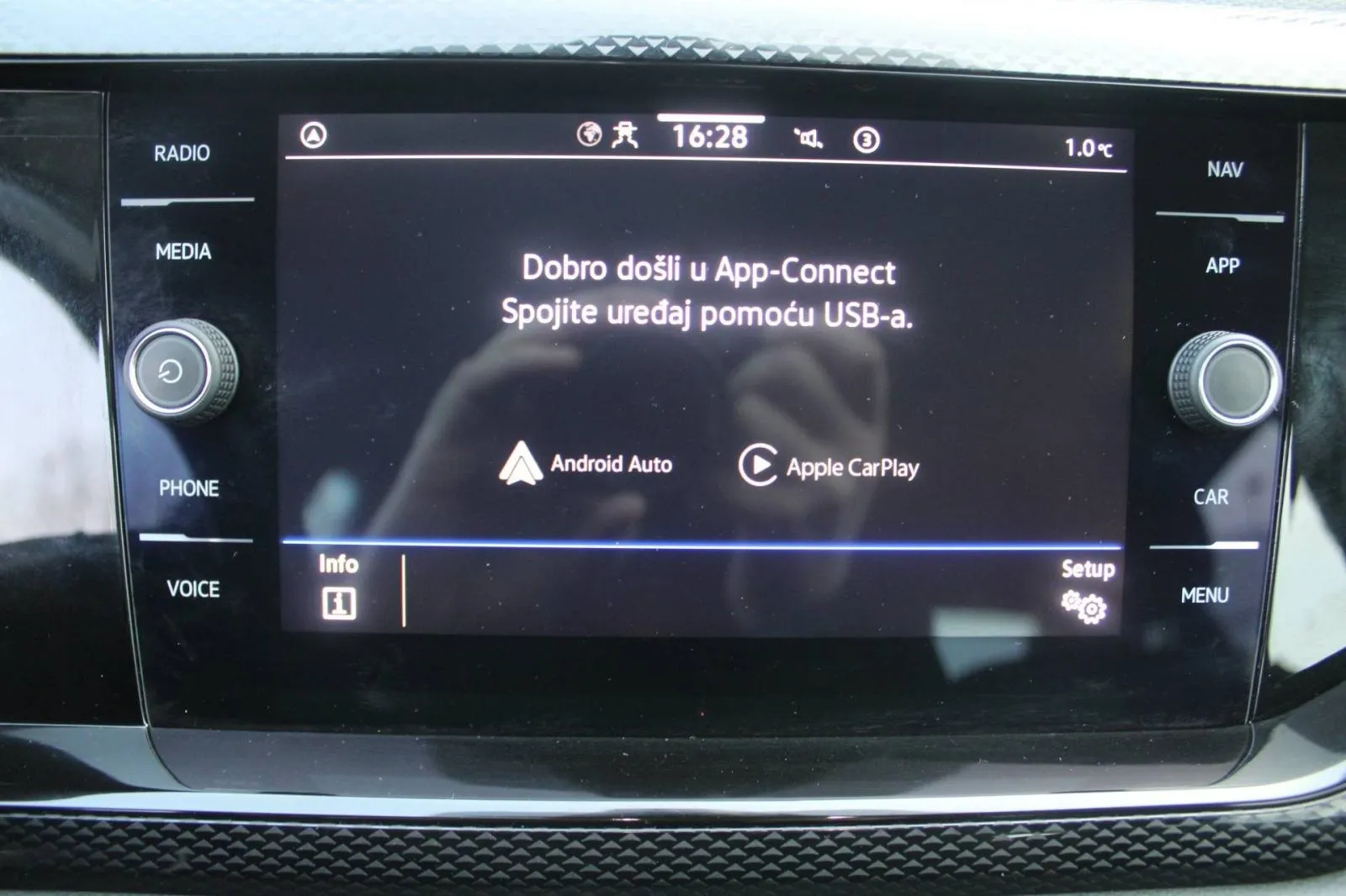 vw taigo 1.0 tsi dsg - slika 17