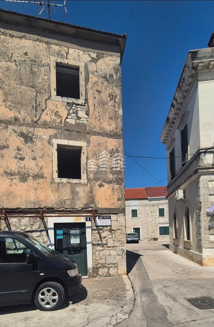 kamena kuća u opuzenu za renovaciju - slika 8
