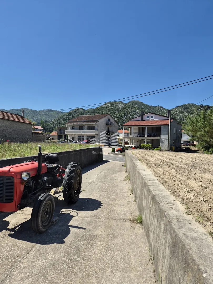 kuća za renoviranje površine 146m2, 450m2 okućnice, staševica - slika 7