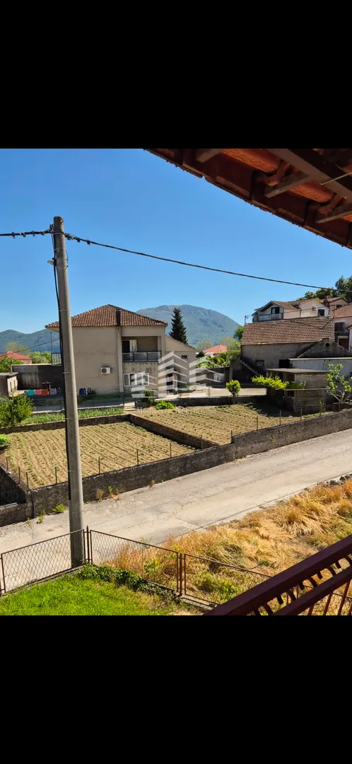 sniženo useljiva kuća na prodaju, staševica, 204m2, okućnica 350m2 - slika 42
