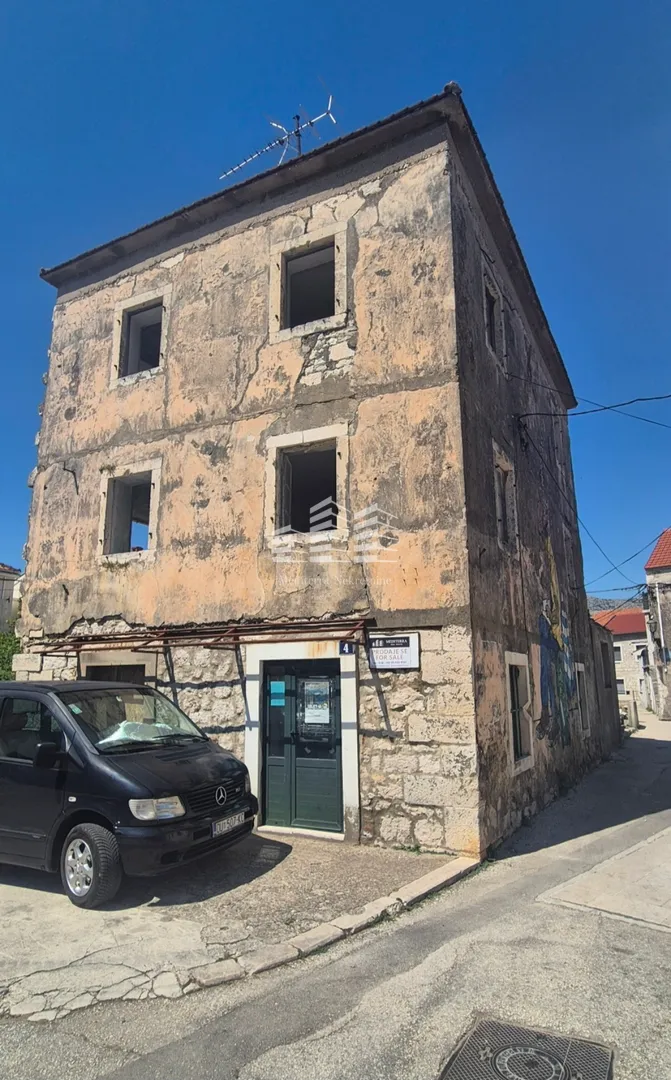kamena kuća u opuzenu za renovaciju - slika 7