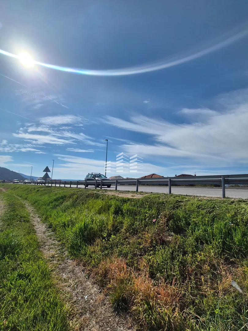 građevinsko zemljište u opuzenu, 720m2 - slika 3