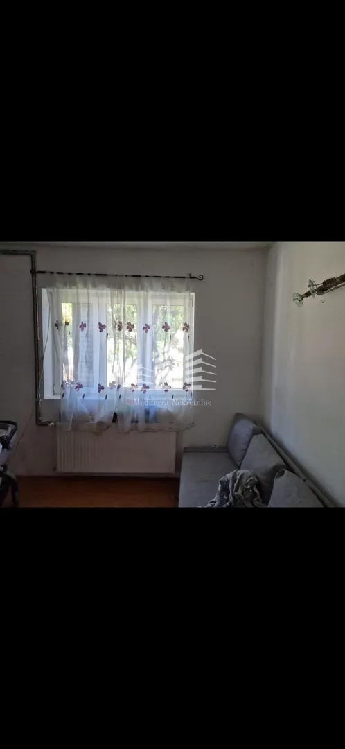 sniženo useljiva kuća na prodaju, staševica, 204m2, okućnica 350m2 - slika 33