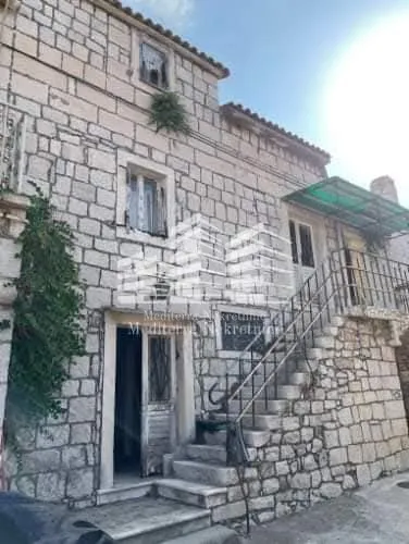 sniženo - kamena kuća sućuraj 110 m2, + građ. 200m2, + polj. 800m2 - slika 2