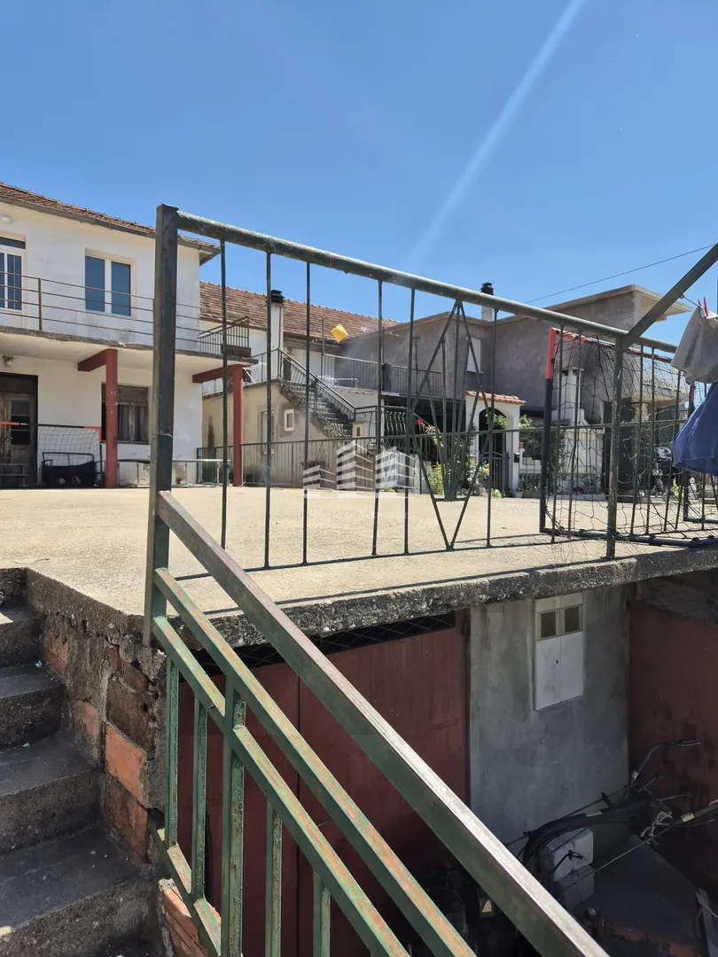 kuća za renoviranje površine 146m2, 450m2 okućnice, staševica - slika 9