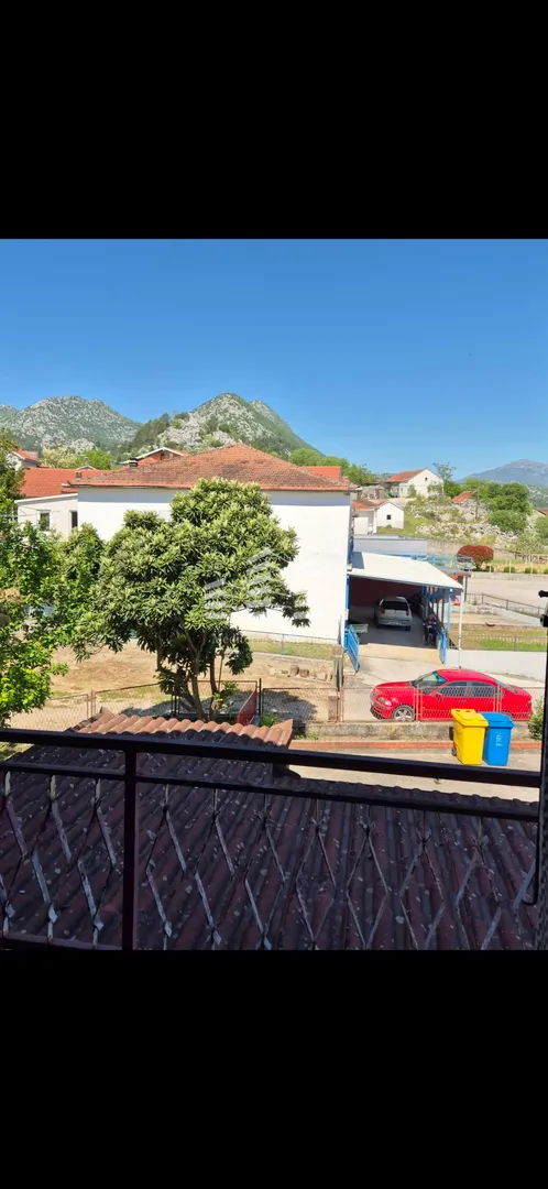 sniženo useljiva kuća na prodaju, staševica, 204m2, okućnica 350m2 - slika 48