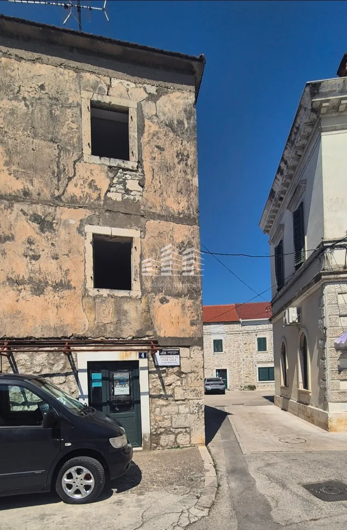 kamena kuća u opuzenu za renovaciju - slika 8