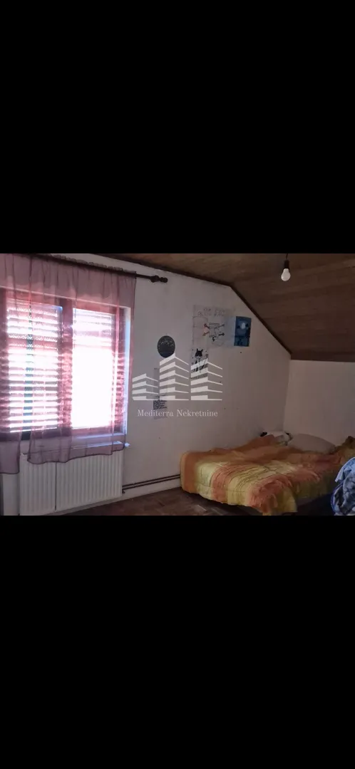 sniženo useljiva kuća na prodaju, staševica, 204m2, okućnica 350m2 - slika 39