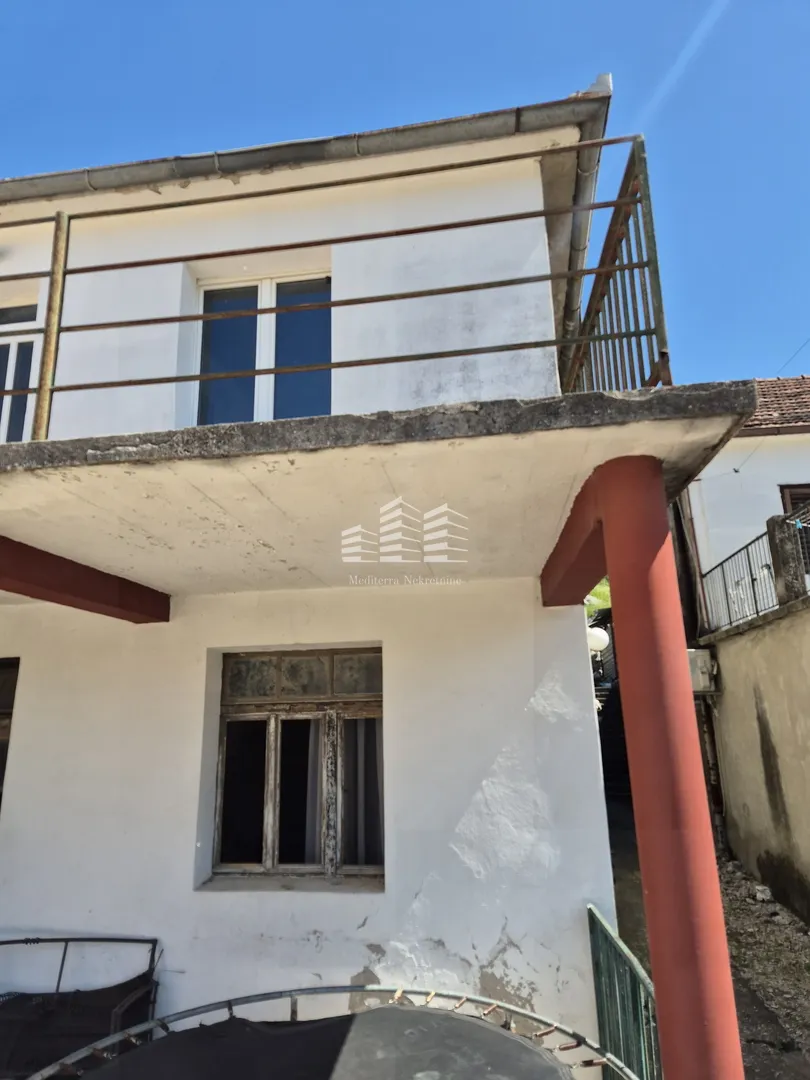 kuća za renoviranje površine 146m2, 450m2 okućnice, staševica - slika 15