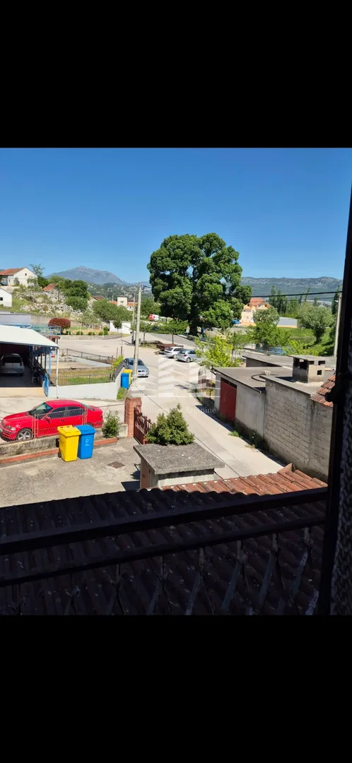 sniženo useljiva kuća na prodaju, staševica, 204m2, okućnica 350m2 - slika 49
