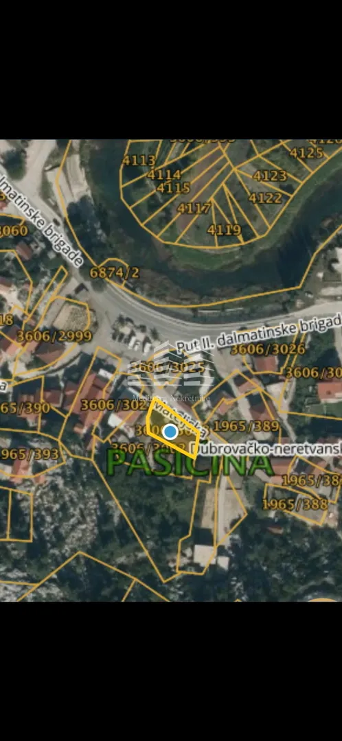 sniženo useljiva kuća na prodaju, staševica, 204m2, okućnica 350m2 - slika 13