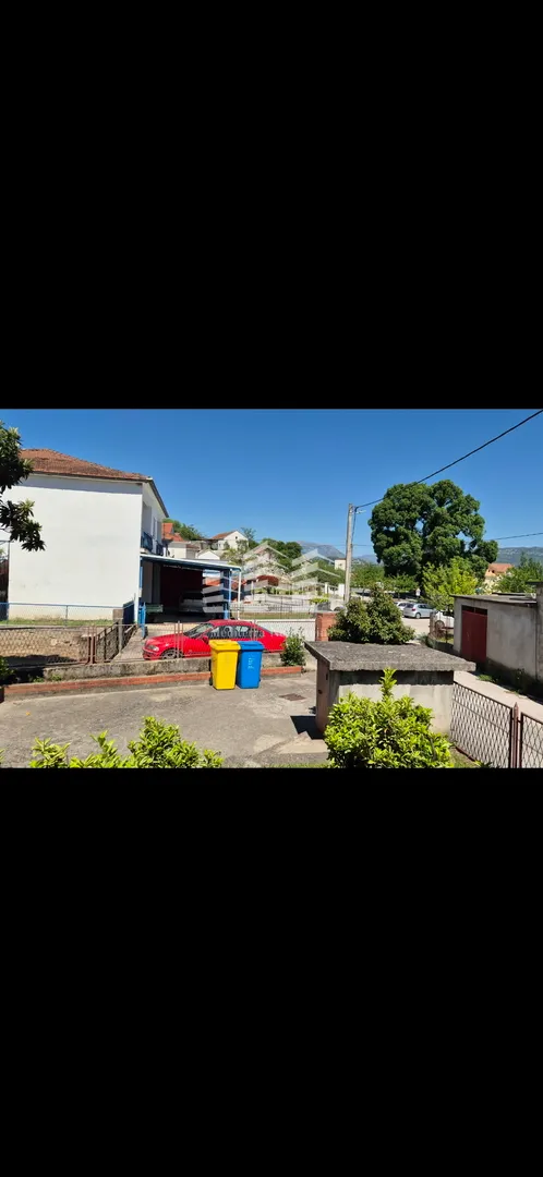 sniženo useljiva kuća na prodaju, staševica, 204m2, okućnica 350m2 - slika 28