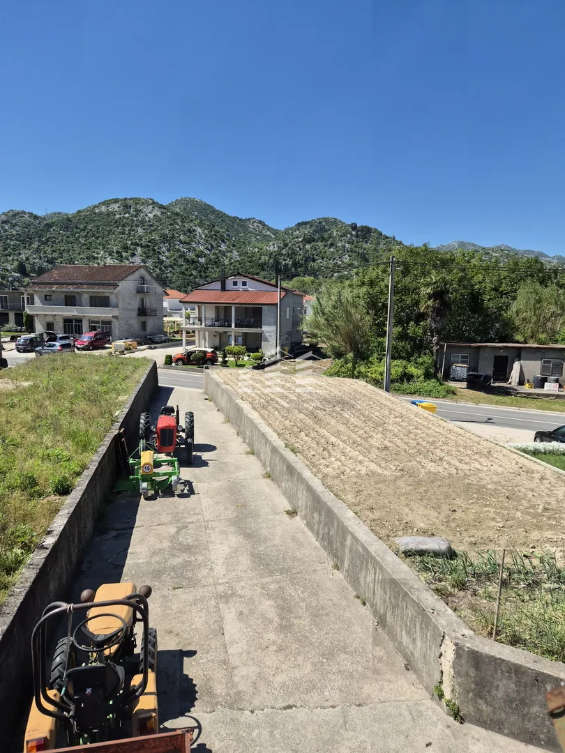 kuća za renoviranje površine 146m2, 450m2 okućnice, staševica - slika 20