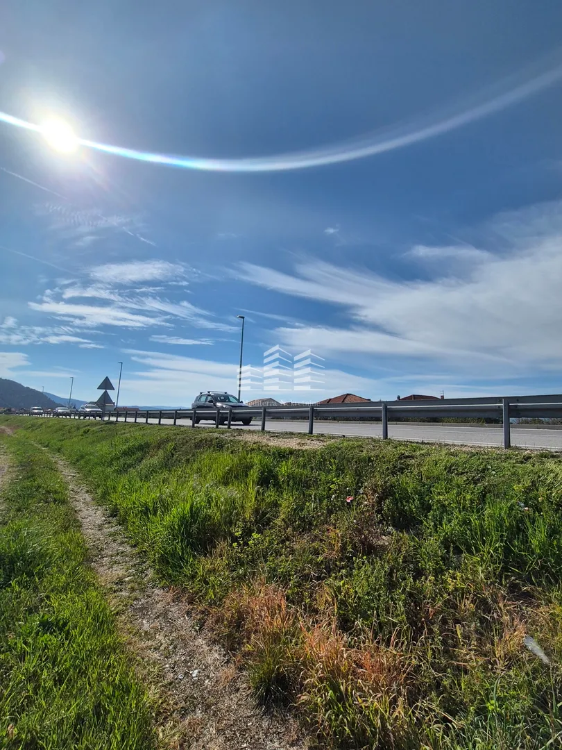 građevinsko zemljište u opuzenu, 720m2 - slika 3