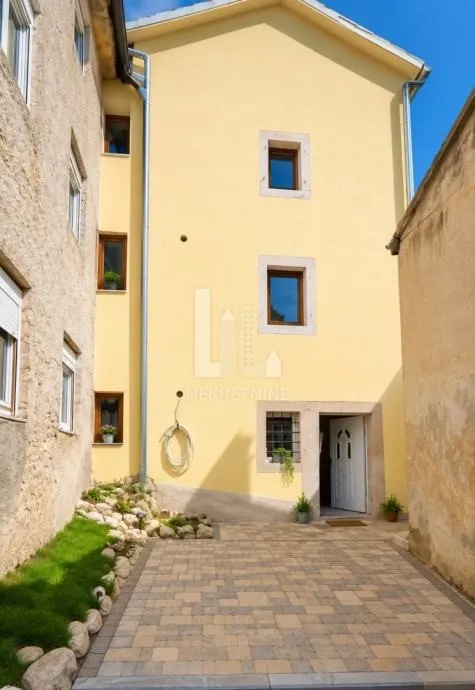 medulin, centar– obnovljena kamena kuća u staroj jezgri (prodaja) - slika 2