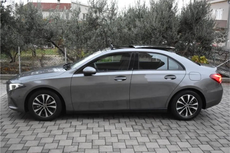 mercedes a klasa limuzina 180d automatik,panorama, widescreen -style - slika 4