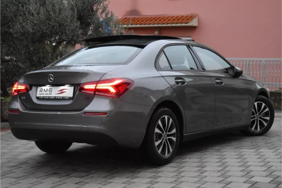 mercedes a klasa limuzina 180d automatik,panorama, widescreen -style - slika 7