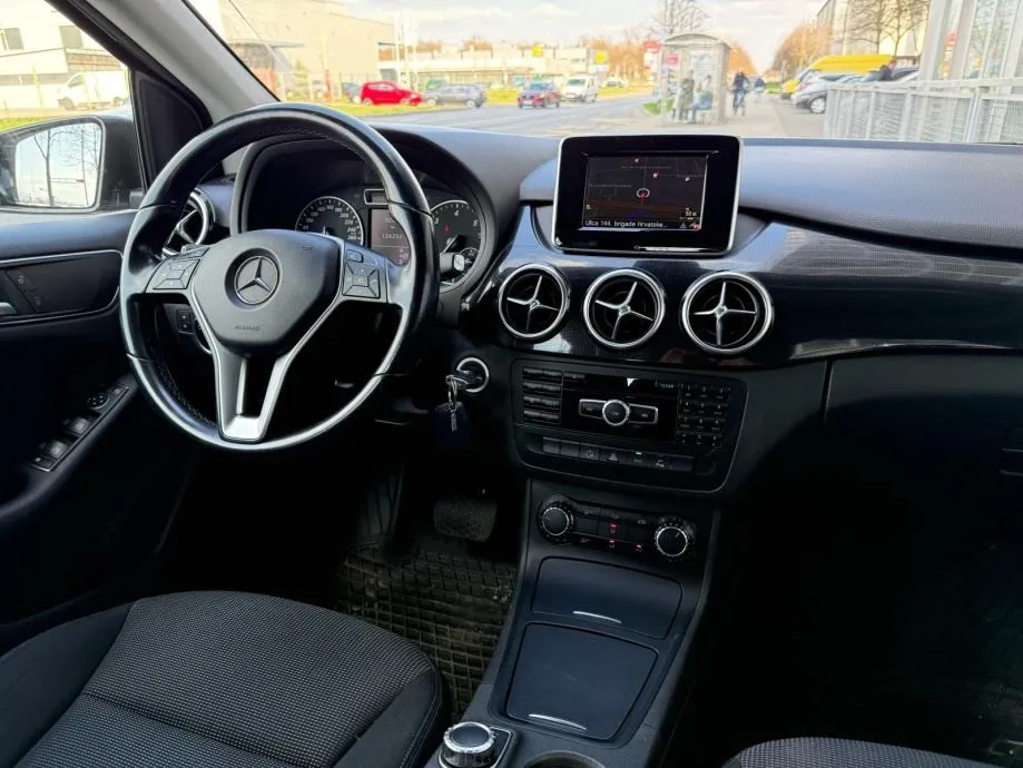 mercedes b180cdi automatik °nije uvoz°prvi vlasnik°reg:12/2026° - slika 13