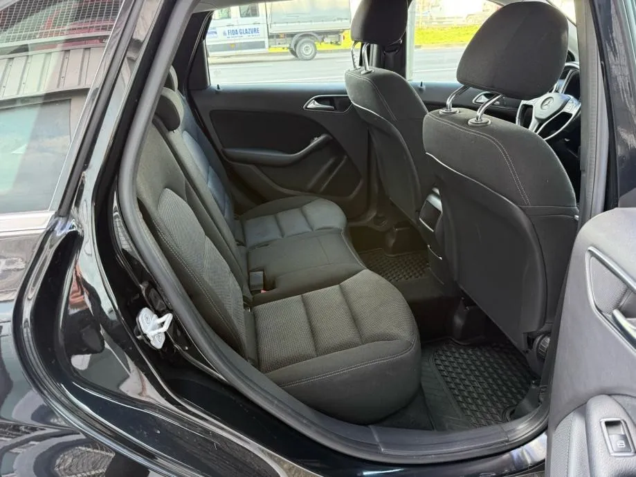 mercedes b180cdi automatik °nije uvoz°prvi vlasnik°reg:12/2026° - slika 18