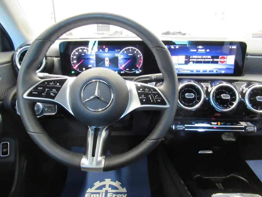 mercedes-benz a 180 progressive limuzina - slika 14