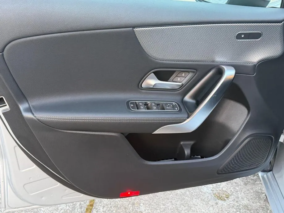 mercedes-benz a 200 d 8g-dct (u pdv-u) - slika 17
