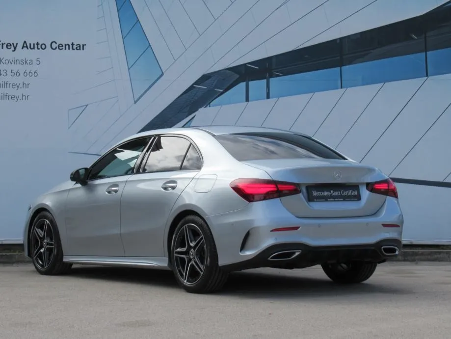 mercedes-benz a 220 d amg limuzina/night/panorama/multibeam/distronic - slika 8
