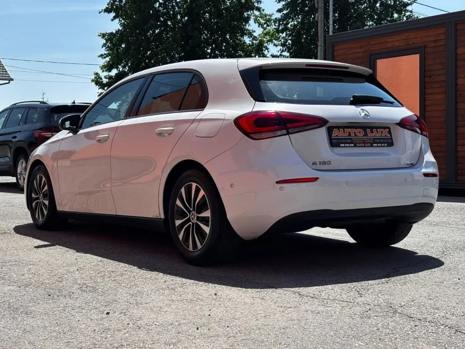mercedes-benz a-klasa 180 automat •2021•widescreen•kam•leasingbezučešć - slika 4