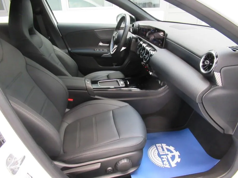 mercedes-benz a-klasa 180 progressive / night paket / 18'' - slika 10