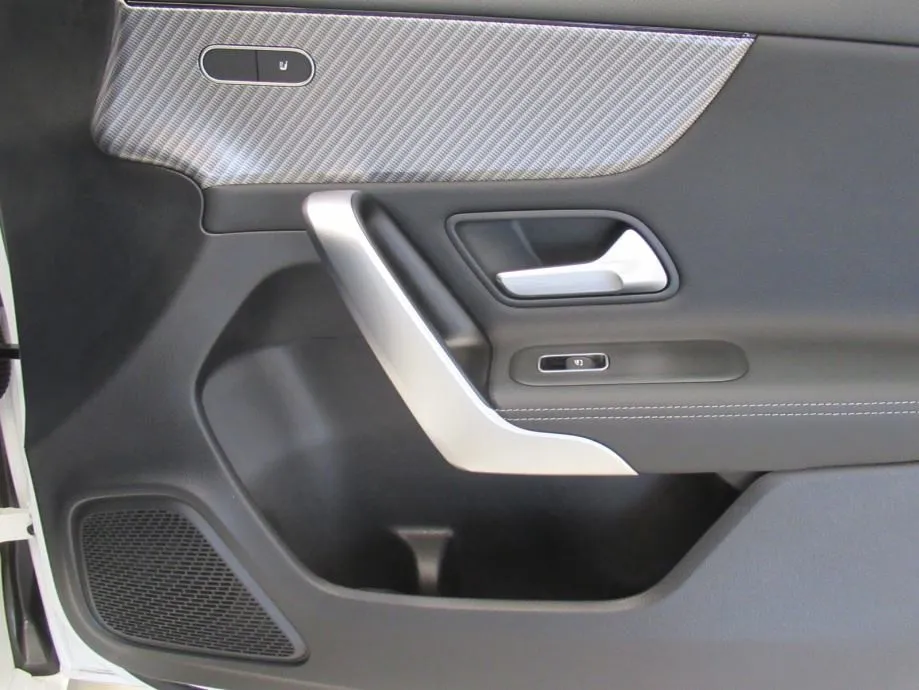 mercedes-benz a-klasa 180 progressive / night paket / 18'' - slika 11