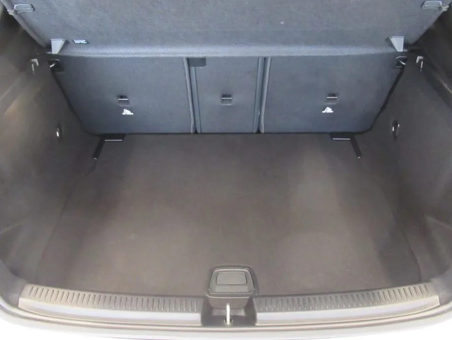 mercedes-benz a-klasa 180 progressive / night paket / 18'' - slika 18