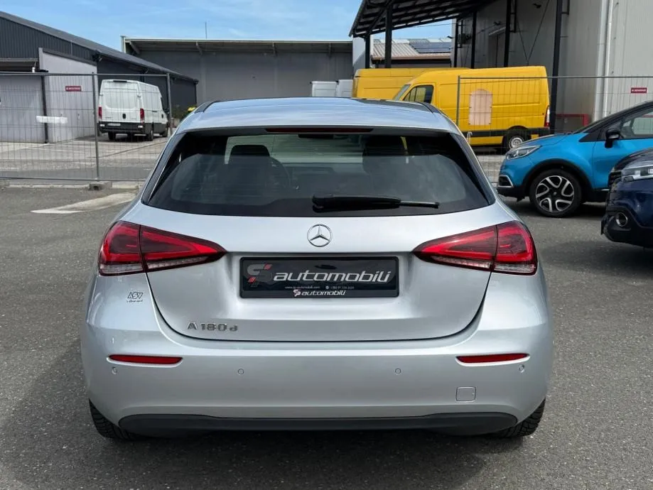 mercedes-benz | a180d | automatik | servisna | virtual cockpit | - slika 4