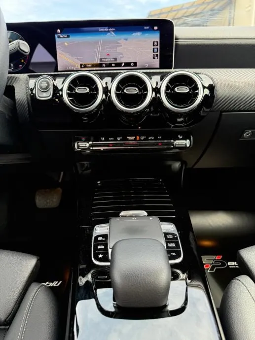 mercedes-benz | a180d | automatik | servisna | virtual cockpit | - slika 17