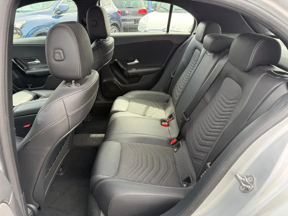 mercedes-benz | a180d | automatik | servisna | virtual cockpit | - slika 18