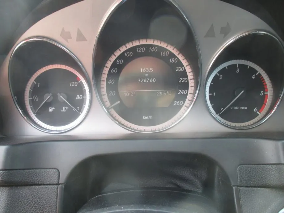 mercedes-benz c-klasa 220 cdi - slika 12