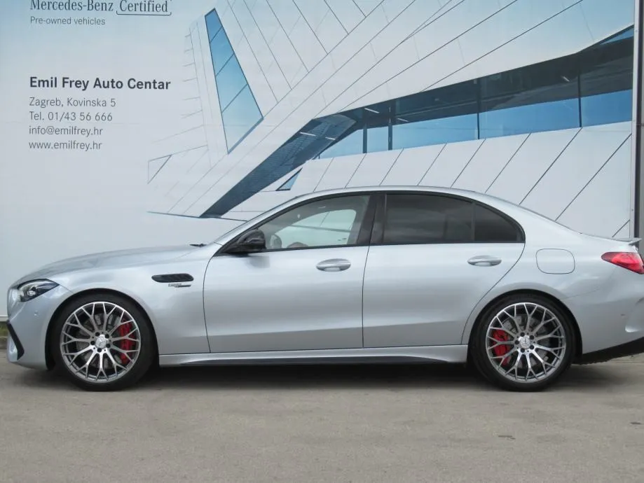 c-klasa mercedes-amg c 63 s e performance - slika 15