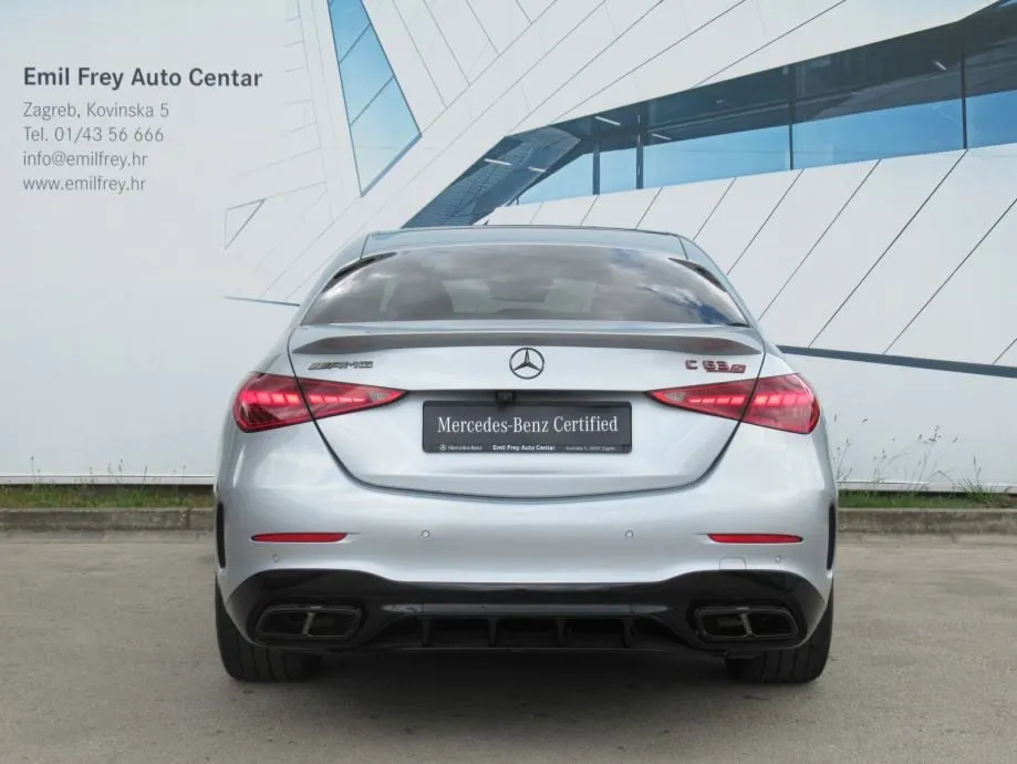 c-klasa mercedes-amg c 63 s e performance - slika 4