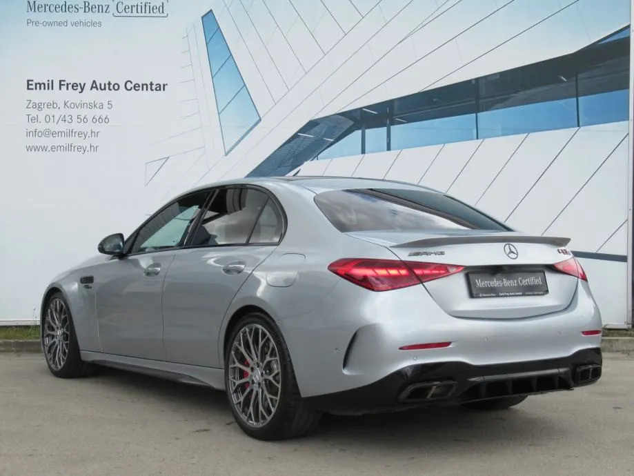 c-klasa mercedes-amg c 63 s e performance - slika 12