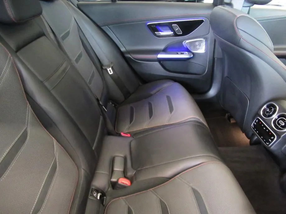 c-klasa mercedes-amg c 63 s e performance - slika 5