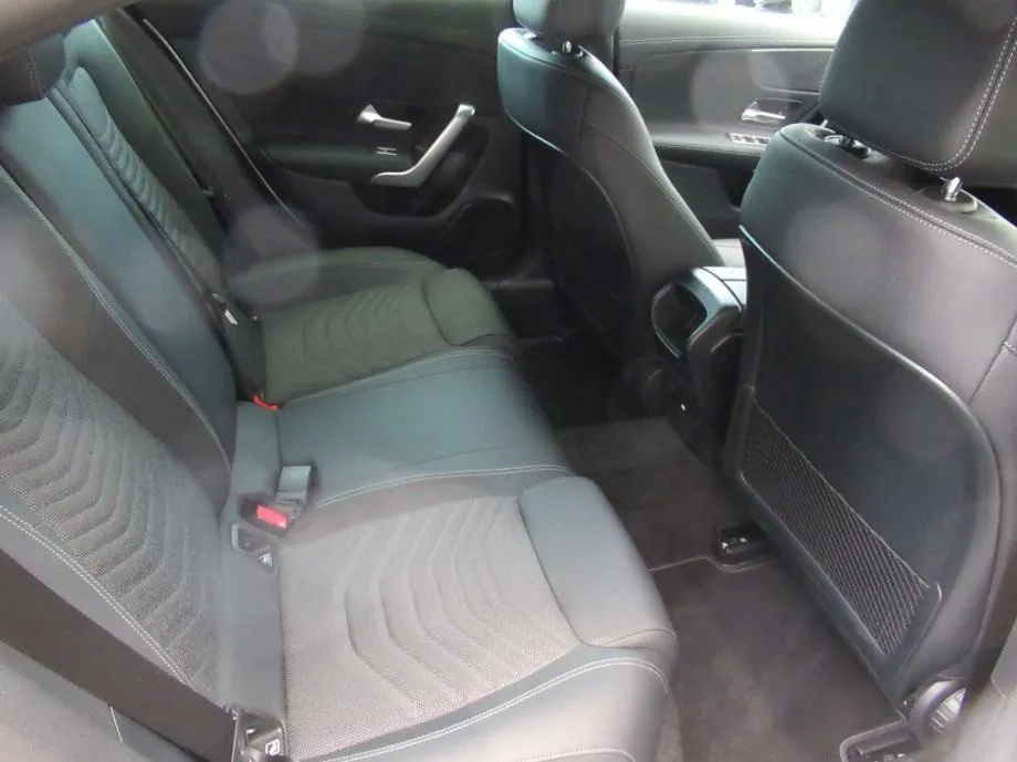 mercedes-benz cla 180 progressive - slika 12