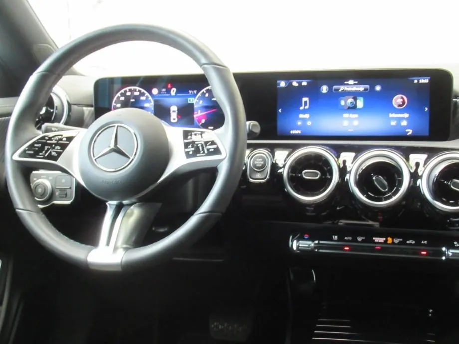 mercedes-benz cla 180 progressive - slika 14