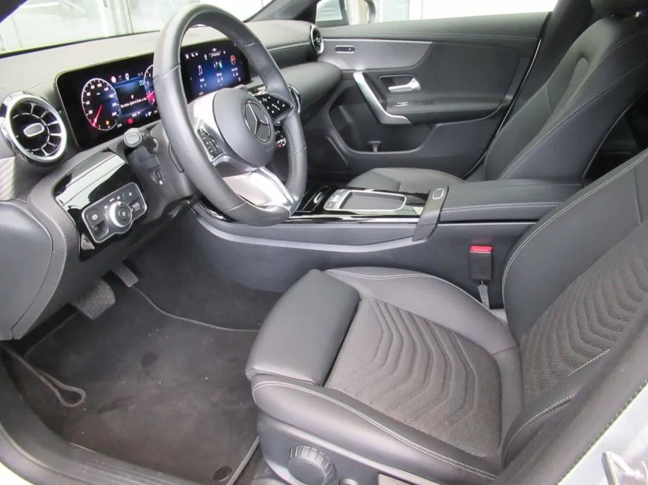 mercedes-benz cla 180 progressive - slika 16